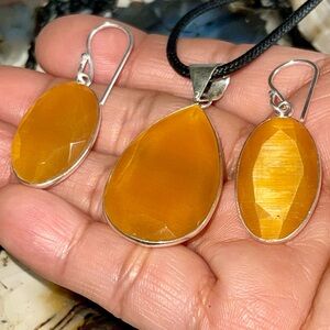 Golden Yellow Cat’s Eye Quartz Pendant & Earrings
